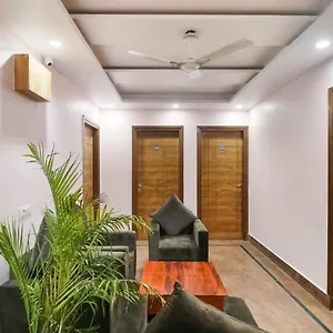 3* Hotel Oyo Aqua Near Omaxe Celebration Mall